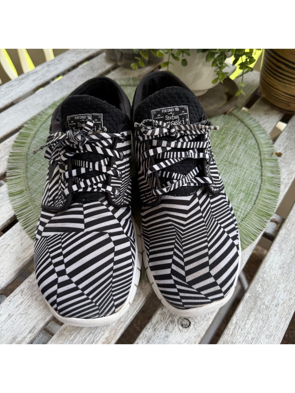 Nike SB Janoski Max Dazzle Zebra Sneakers Sz 9.5 745955-100